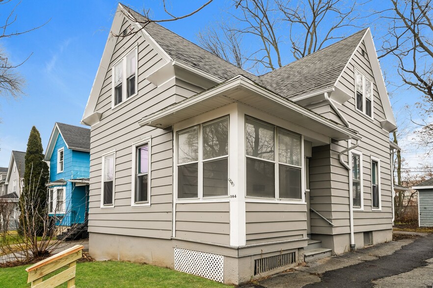 Building Photo - 104 Post Ave