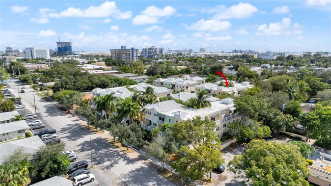 Building Photo - 630 SE 15th St