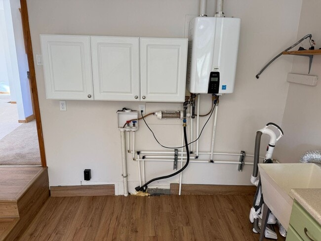 Building Photo - 3 Bed 2 Bath Large Semi-Rural Modern Beautiful Home