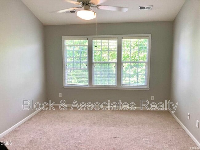 Building Photo - 803 Knightsborough Way