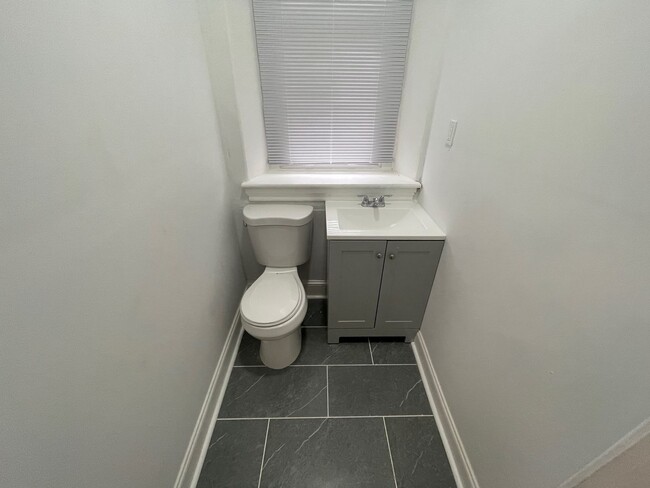 Building Photo - OFFICE SPACE AVAILABLE