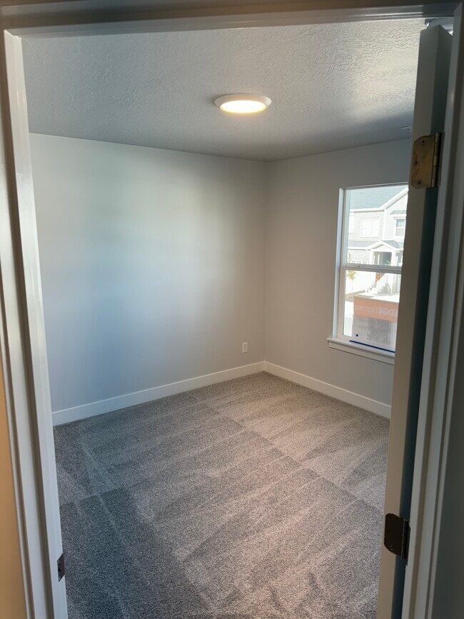 Building Photo - 3783 Big Horn Dr