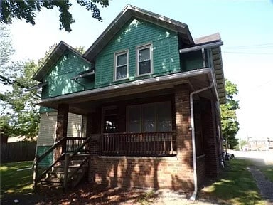 Building Photo - 126 College Ave