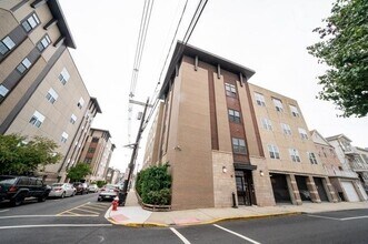 Building Photo - 5903 Jefferson St