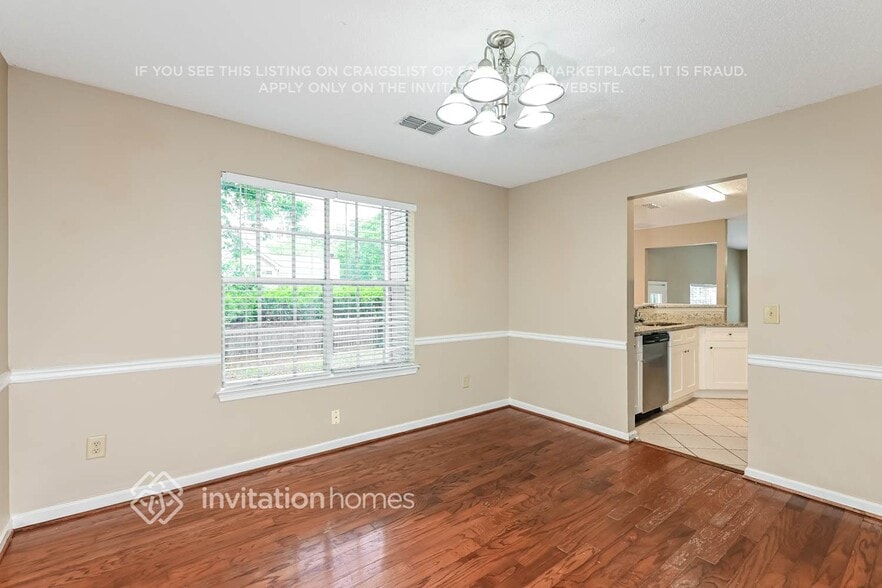 Building Photo - 395 Oakdale Cir