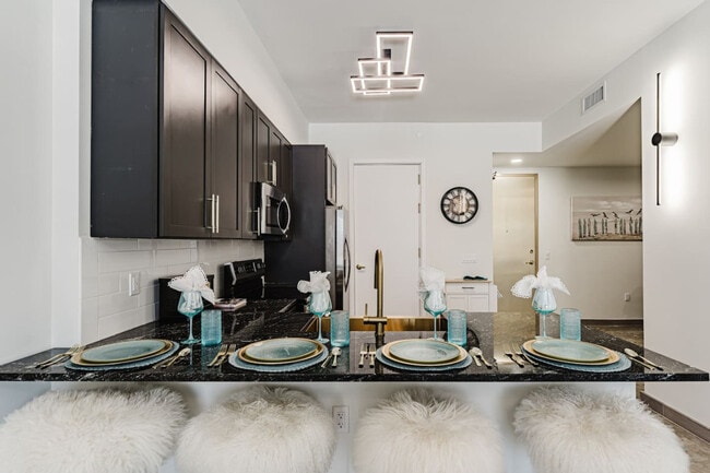 Building Photo - 2750 Griffin Rd