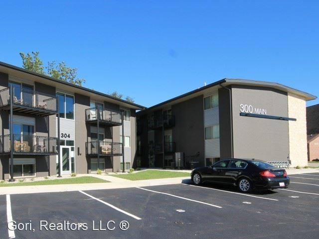 Building Photo - 300 S Main St