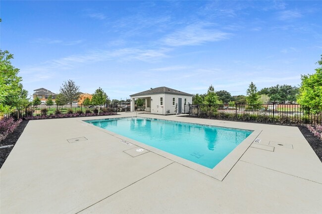 Building Photo - 12010 Royal Oaks Banner Wy