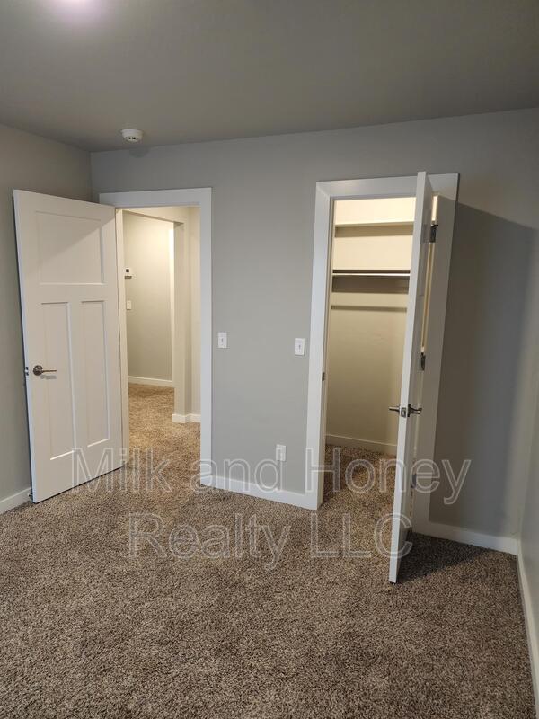 Building Photo - 605 NW 176th St