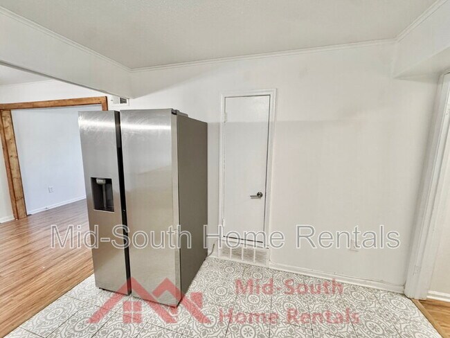 Building Photo - 1185 Deer Trail Ln