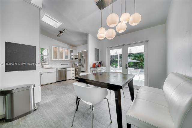 Building Photo - 4000 Kumquat Ave