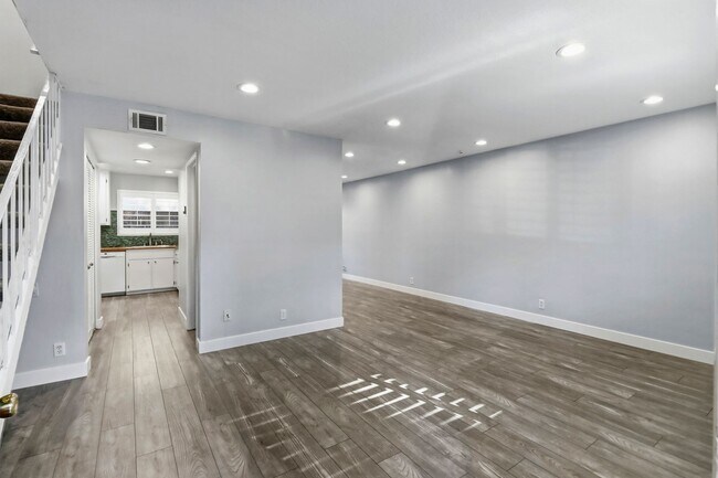 Building Photo - North Davis Condo-Available