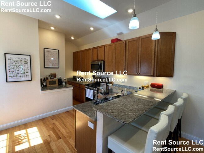 Building Photo - 14 Flint St