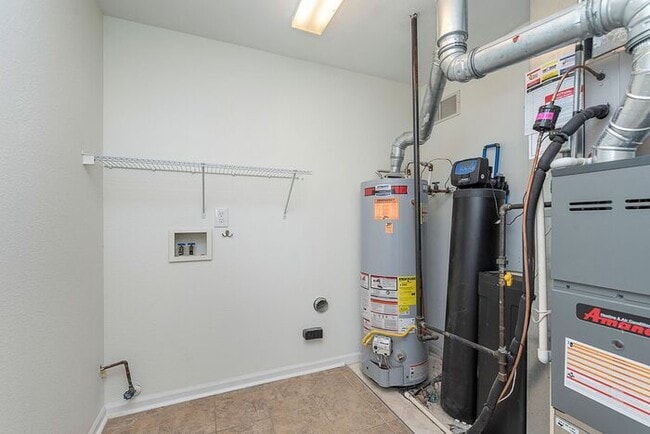 Building Photo - Updated 3 Bedroom Ranch on a Cul-De-Sac in...