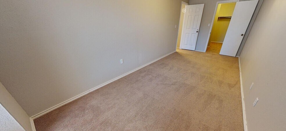 Building Photo - 7900 Rosenberry Dr