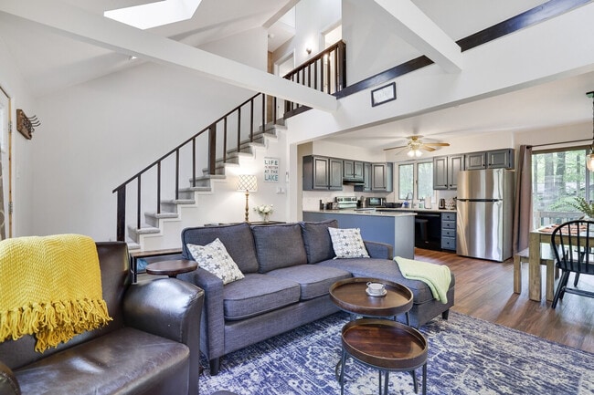 Building Photo - 141 Tommy's Ln