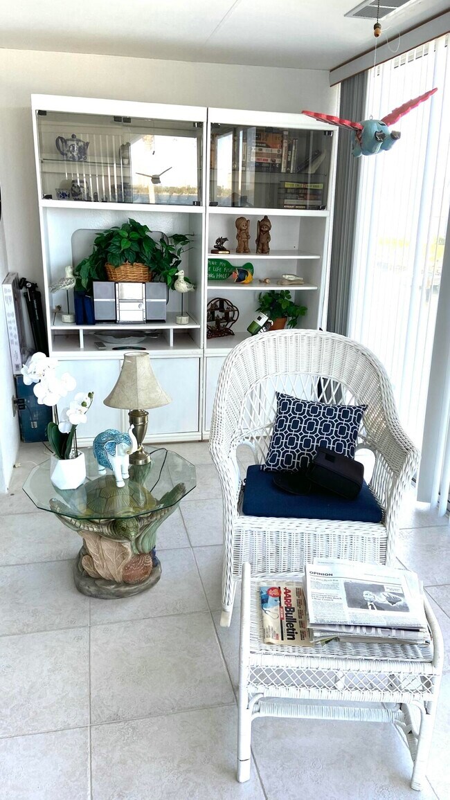 Building Photo - 100 Lehane Terrace