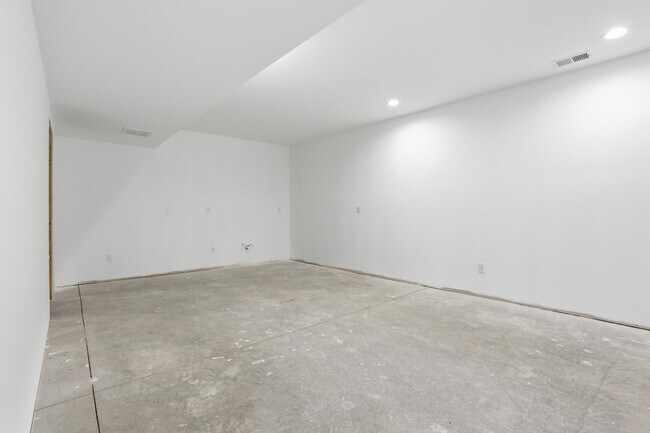 Building Photo - 238 Sugartree Ln