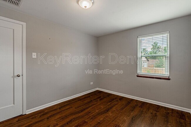 Building Photo - 201 S Meade St