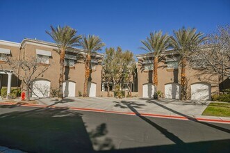 Building Photo - Beautiful 2 bd/2 bath condo in luxury gated Summerlin community ON TPC GOLF COURSE