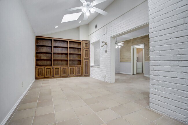 Building Photo - 1412 Walnut Bend Ln