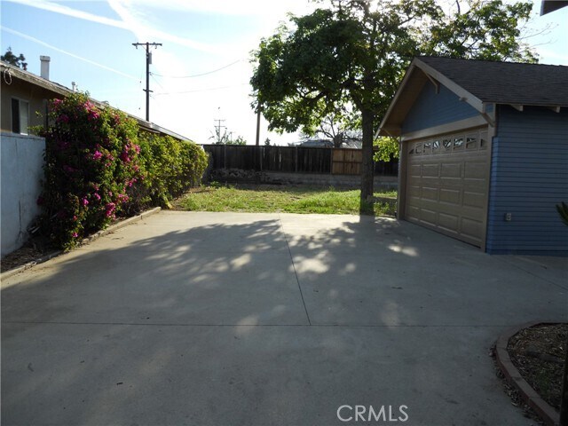 Building Photo - 5122 N Glendora Ave