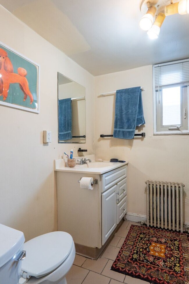 Building Photo - 1 bedroom w/d in unit