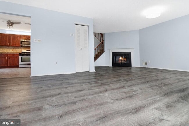 Building Photo - 2 Cheverny Ct