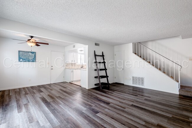 Building Photo - 3333 El Encanto Ct