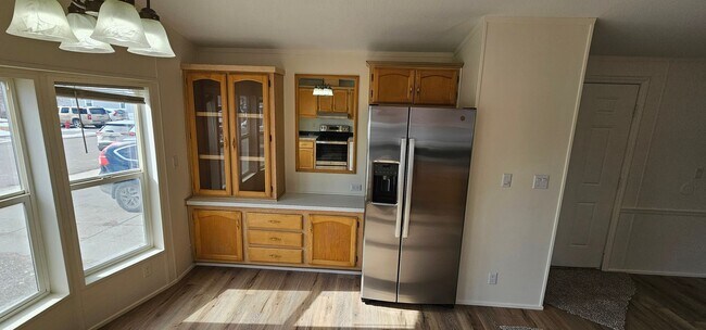 Building Photo - Fully Renovated 3Bd/2Ba Home in River Rock Fenced Yard Pet Friendly