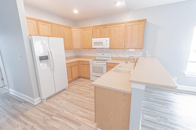 Building Photo - 1309 Painted Tree Ln