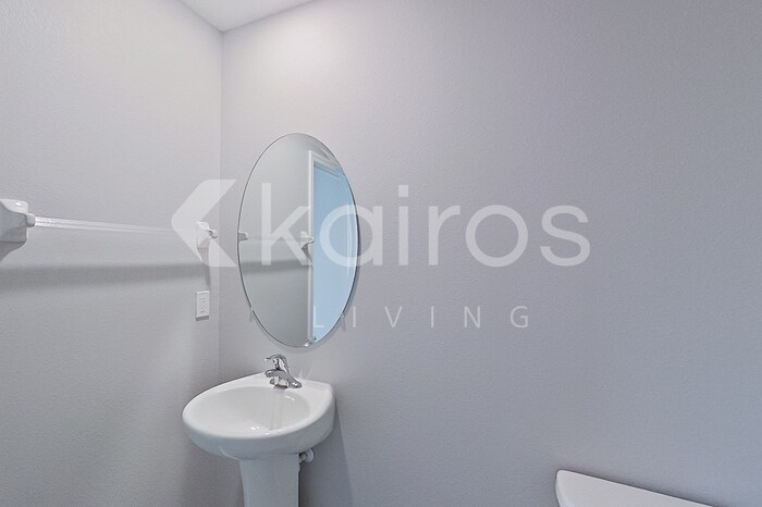 Building Photo - 8716 SW 44th Ct