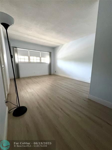 Building Photo - 3200 N Palm Aire Dr