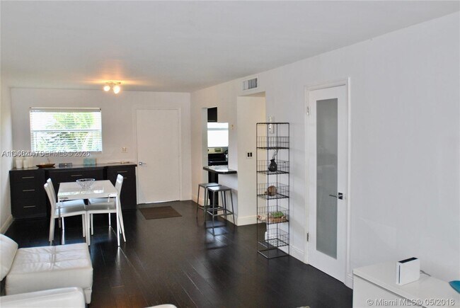 Building Photo - 61 Collins Ave