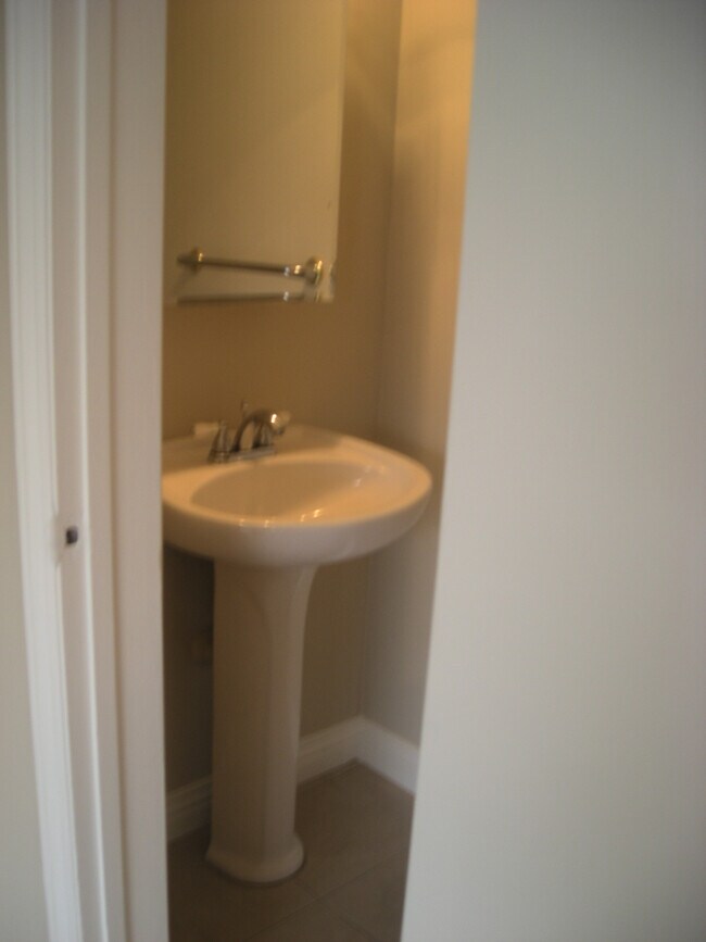 Pedestal Sink in Half Bath - 2215 Clark Ln
