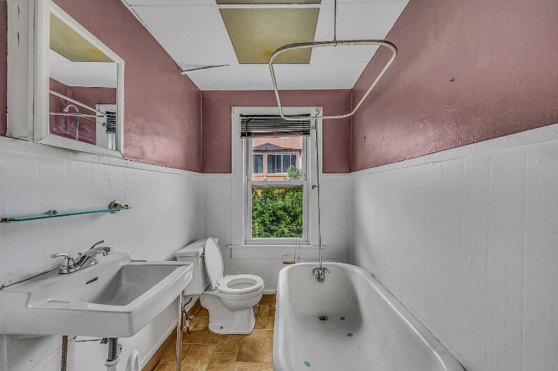 Building Photo - 608 S Webster Ave
