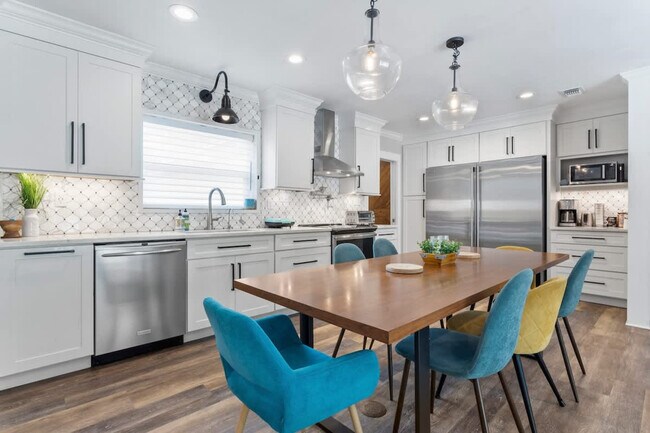 Building Photo - 9200 Pointe Aux Chenes Rd