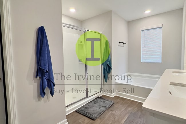 Building Photo - Stunning 5 Bed, 3 Bath Home Built in 2023. Close to Maxwell!