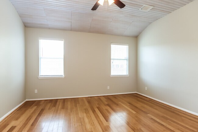 Building Photo - 1002 Alp Springs Ln