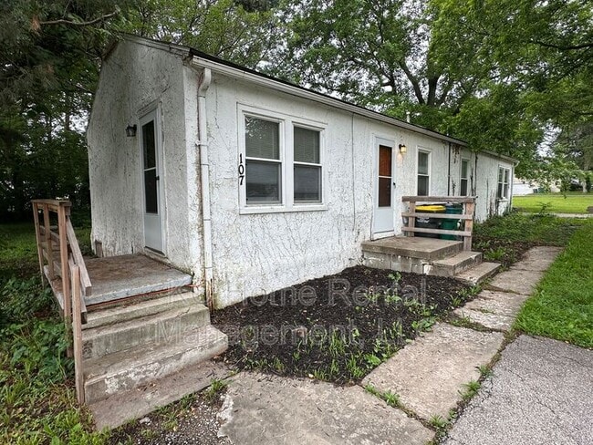 Building Photo - 107 E Hale St