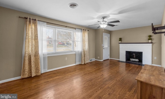 Building Photo - 11837 Robinwood Dr