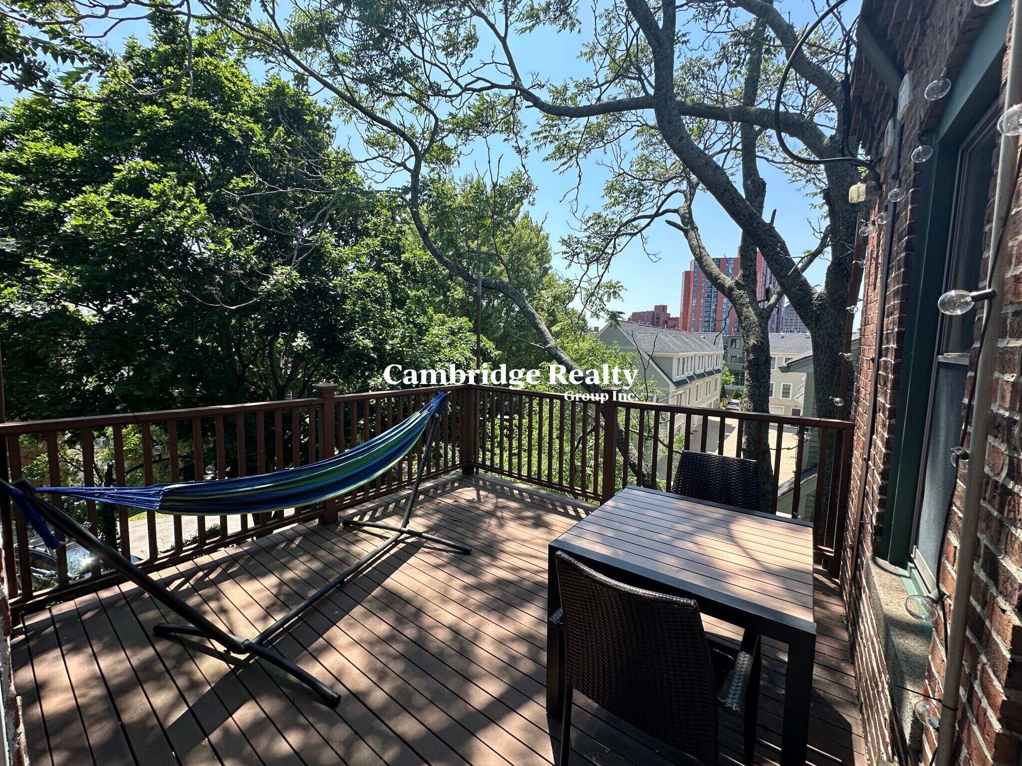 Building Photo - 268 River St