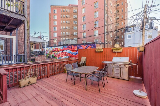 Building Photo - 2633 Adams Mill Rd NW