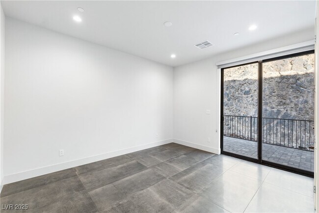 Building Photo - 386 Tranquil Peak Ct
