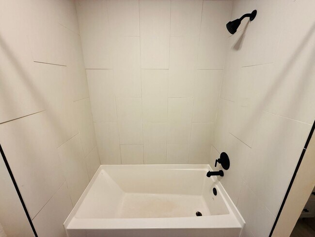 Building Photo - Pet Friendly 4 bed 2 bath house for rent at 1222. Jobs Peak