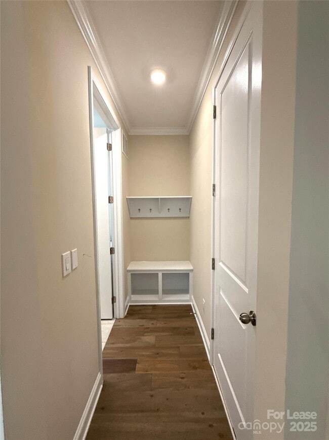 Building Photo - 707 Marion Dr