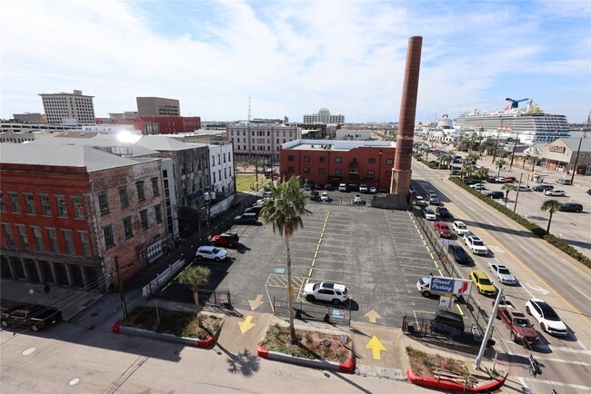 Building Photo - 1927 Harborside Dr