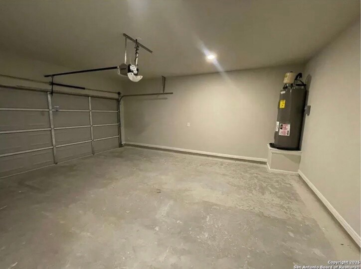 Building Photo - 537 Grayson Ln