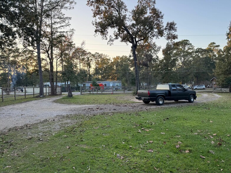 Building Photo - 20953 Trinity Way