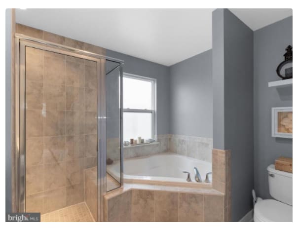 Building Photo - 5815 Lustine St